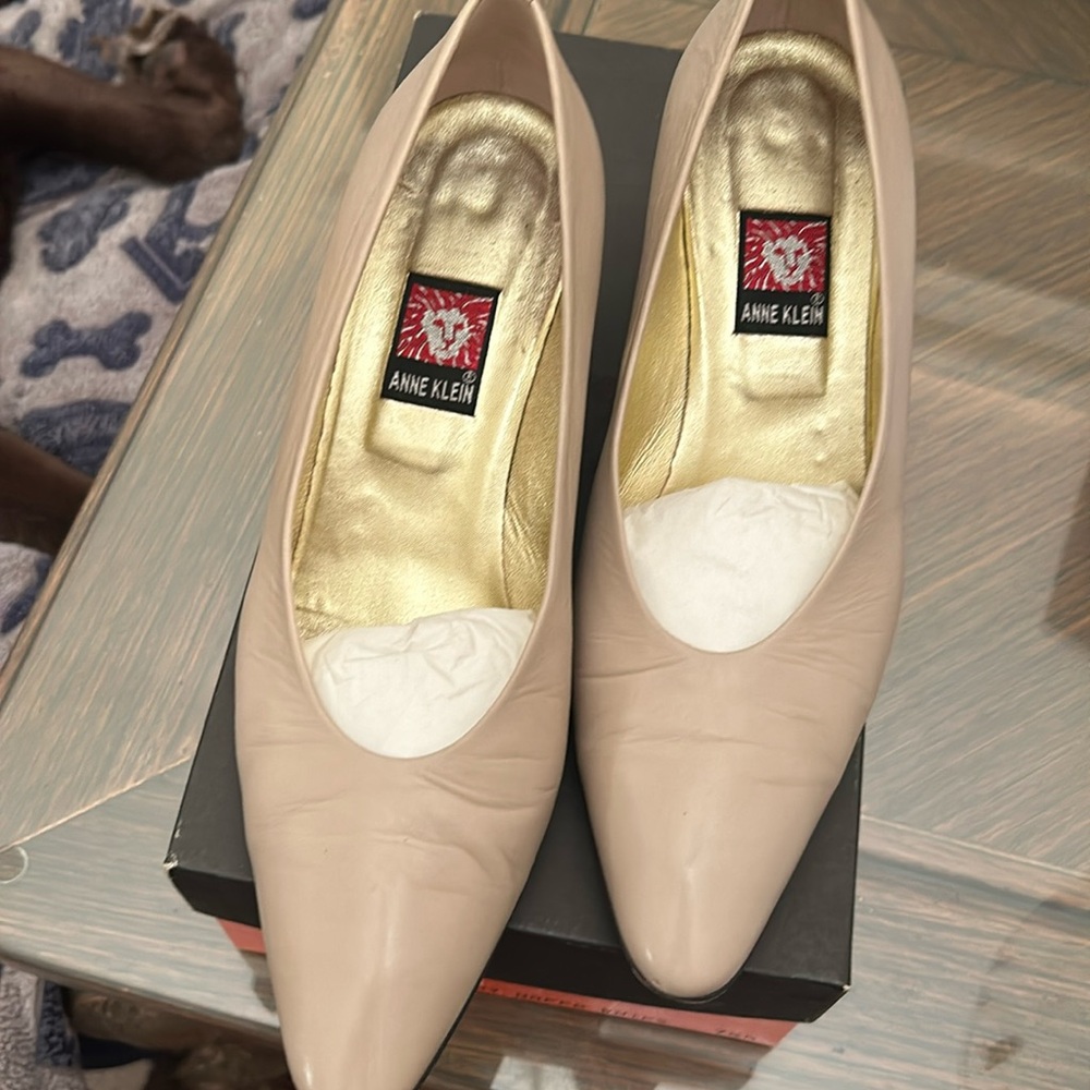 Anne Klein, Ivory Nappa Whips, 7.5